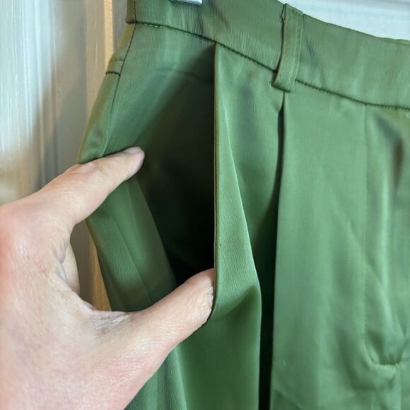 NEW Topshop satin cargo wide leg pants in khaki army olive green size 2 NWT - Picture 15 of 16